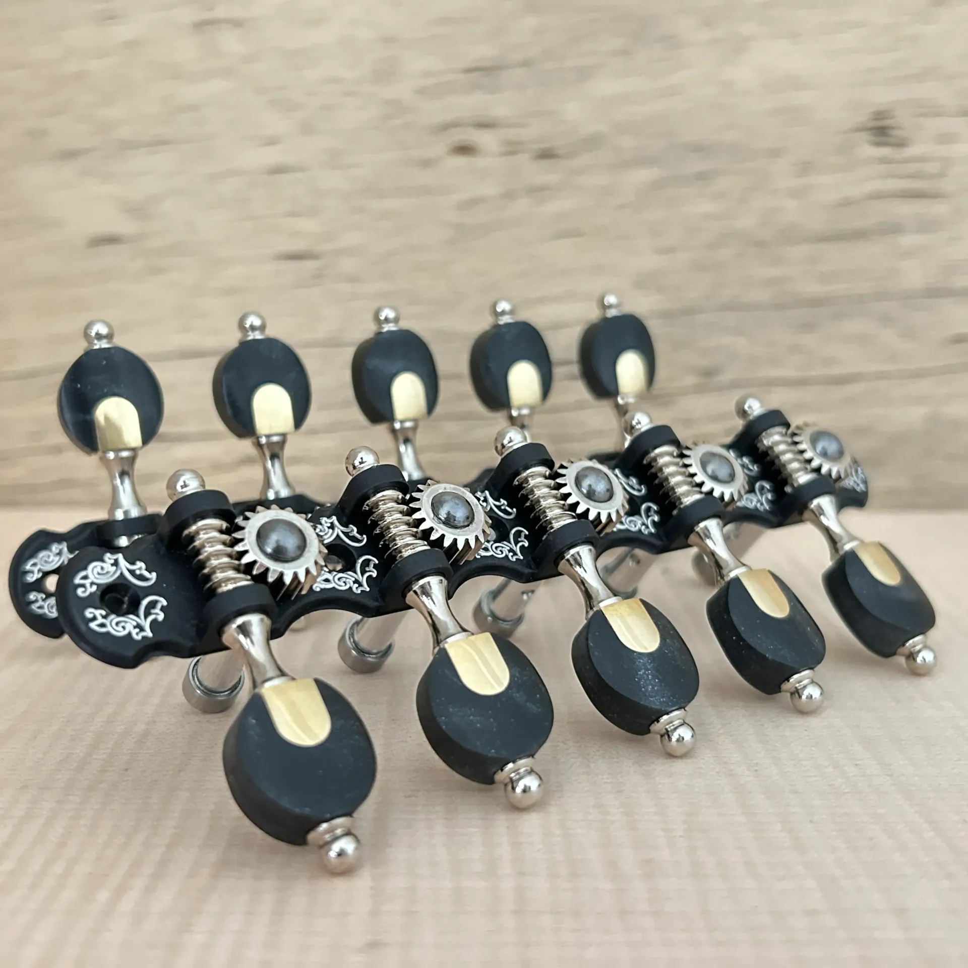 TARRAXA VIOLA S M5ALP PFB SEN - E16 - MIN Resina Pérola Negra